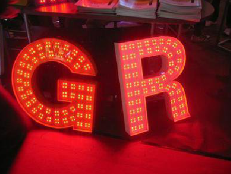 天全LED发光字常见的安装误区。